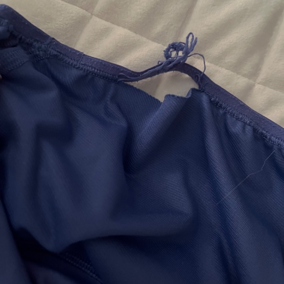 lululemon speed up 4” (size 4) - Picture 4 of 4